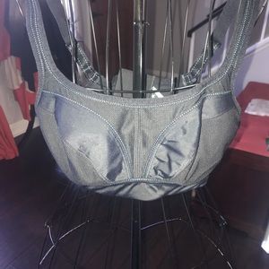 Chantelle sports bra